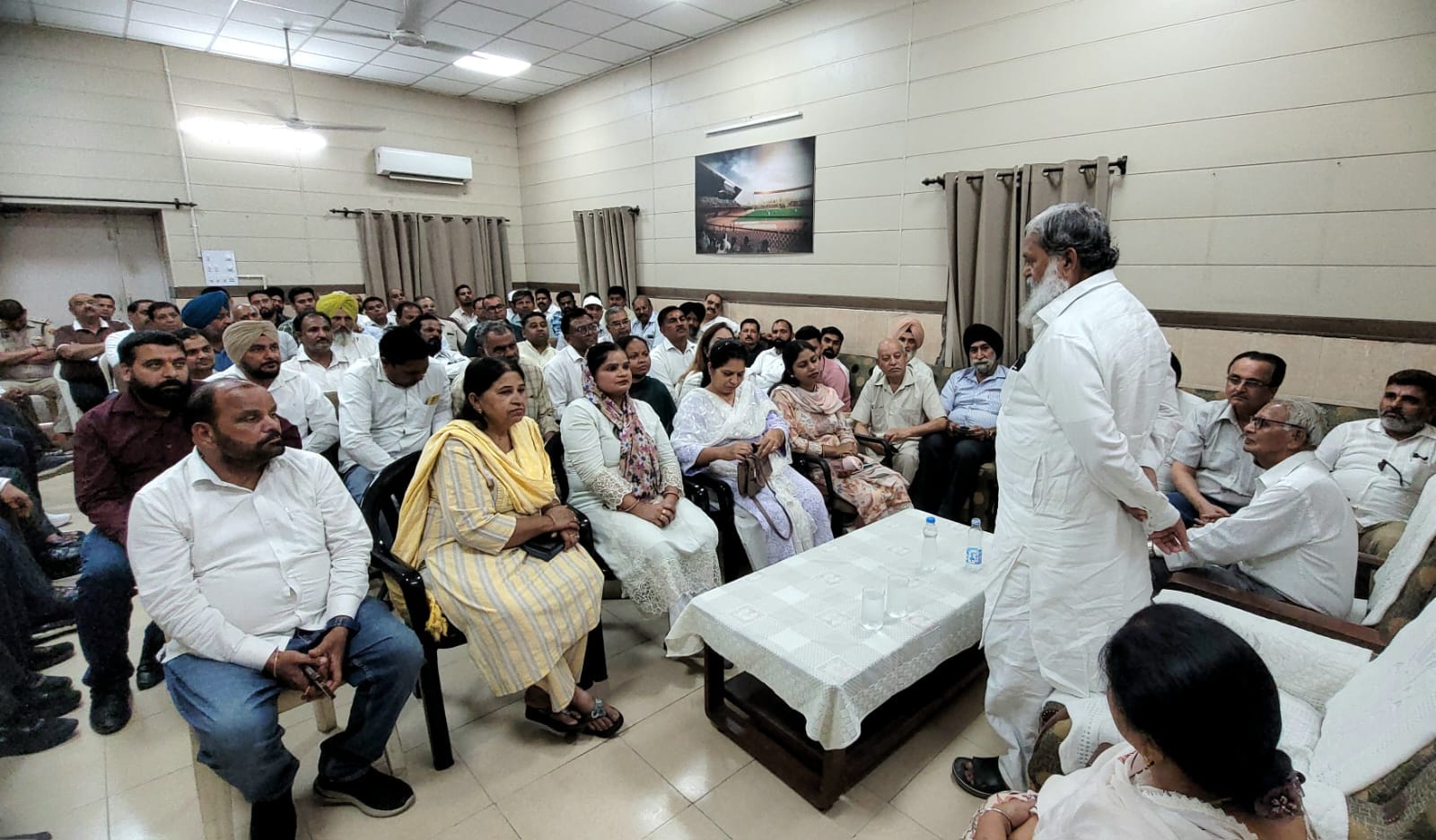 अंबाला शहर में नगर निगम चुनाव के दौरान रोड शो निकालते कांग्रेसी। संवाद अंबाला शहर में नगर निगम चुनाव के दौरान रोड शो निकालते कांग्रेसी। संवाद