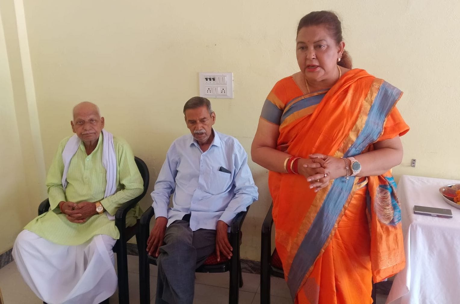 फोटो-14-कांग्रेस कार्यालय में महाराणा प्रताप के चित्र पर श्रद्धांजलि अर्पित करते कार्यकर्ता। सं फोटो-14-कांग्रेस कार्यालय में महाराणा प्रताप के चित्र पर श्रद्धांजलि अर्पित करते कार्यकर्ता। सं