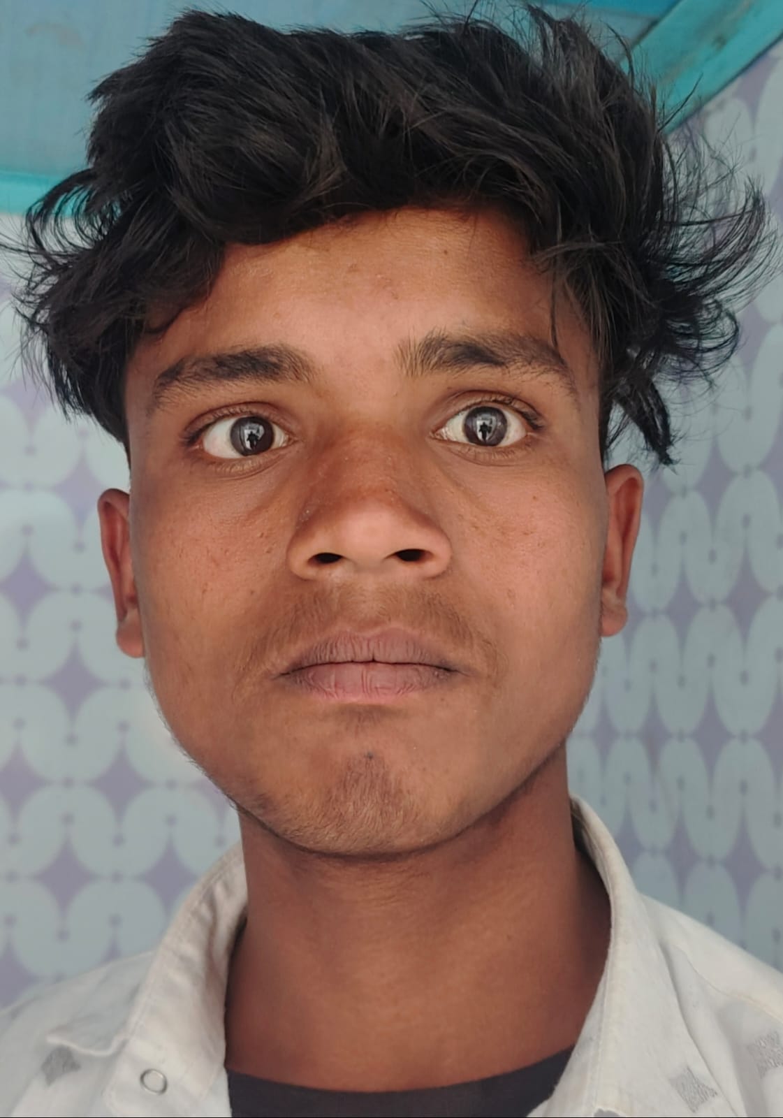 कई बोगियों में वाशबेसिन की टोटियां भी नहीं लगी। संवाद कई बोगियों में वाशबेसिन की टोटियां भी नहीं लगी। संवाद