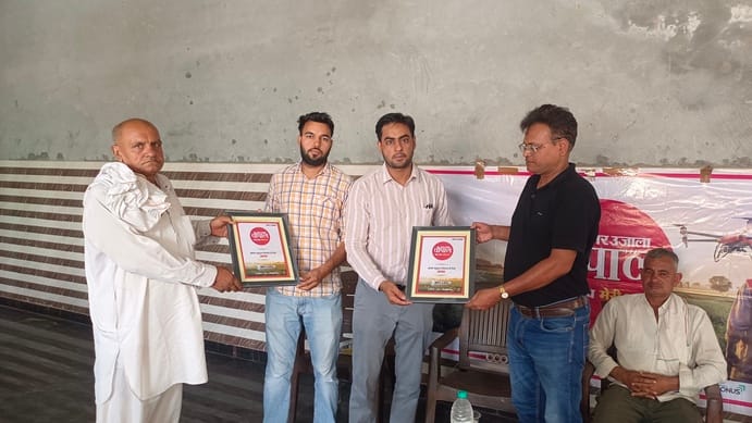 सोनीपत के खानपुर कलां गांव में चौपाल कार्यक्रम की चर्चा में भाग लेते खानपुर गांव के ग्रामीण। सं सोनीपत के खानपुर कलां गांव में चौपाल कार्यक्रम की चर्चा में भाग लेते खानपुर गांव के ग्रामीण। सं