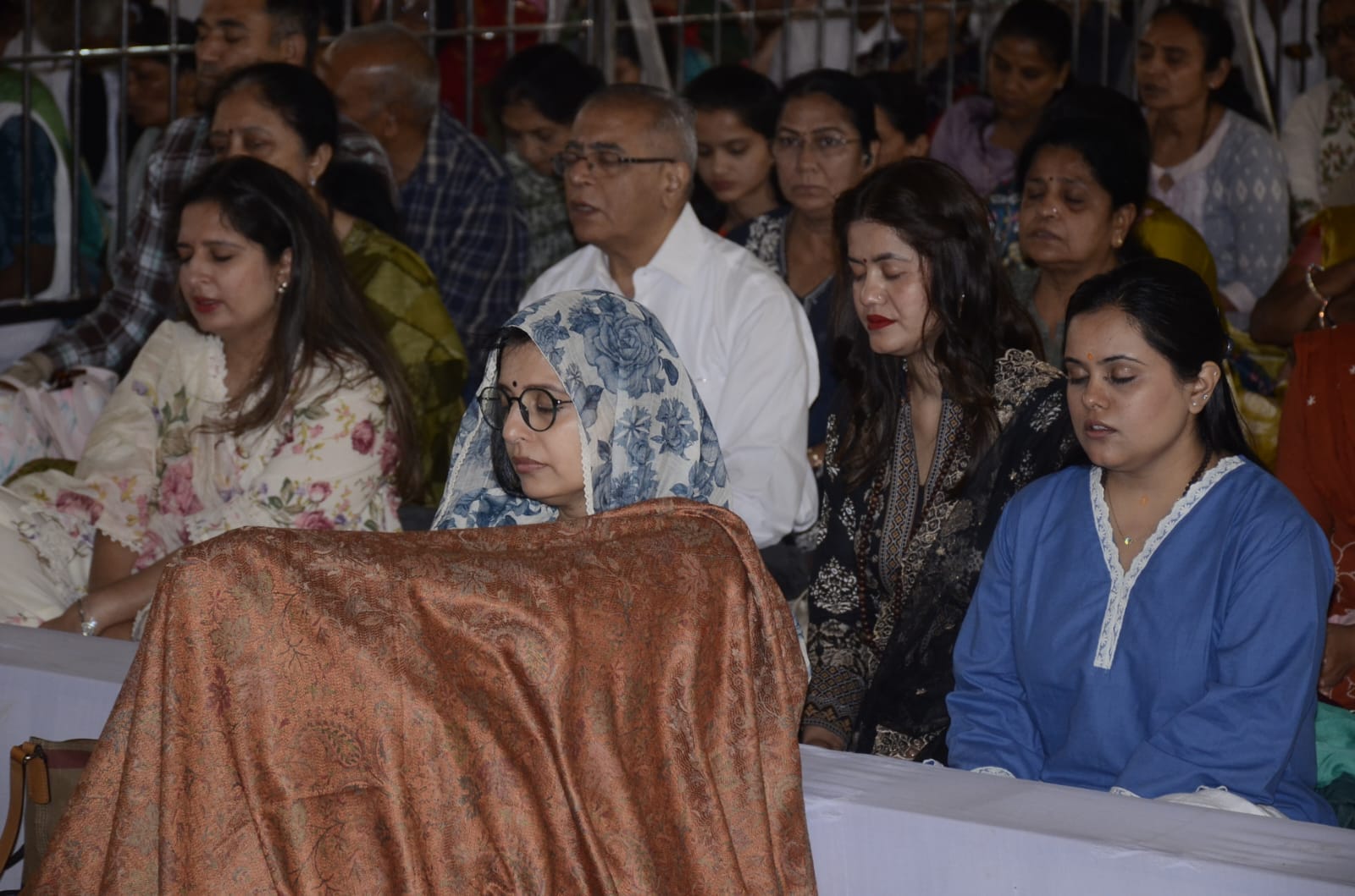 श्रीराम कथा में व्यास पीठ का पुजन बनारस से पधारे जगतगुरु सतवा बाबा संवाद