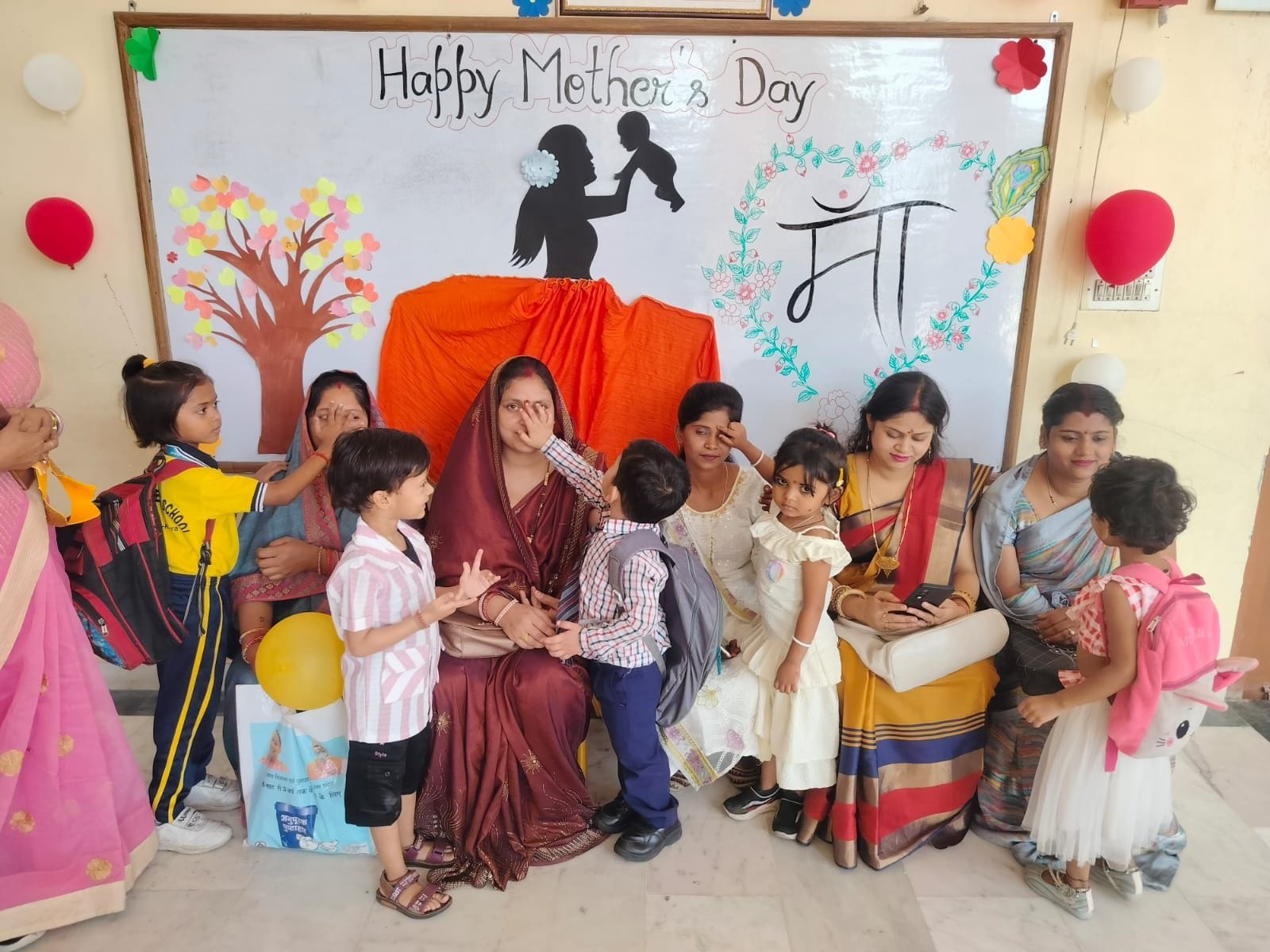 फोटो-10-जीडी गोयनका स्कूल में नृत्य कार्यक्रम प्रस्तुत करते बच्चे। स्रोत: स्कूल प्रबंधन