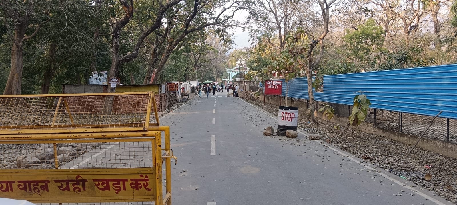 फोटो-25-बलरामपुर के जरवा में सूना पड़ा पर्यटन स्थल ।-संवाद