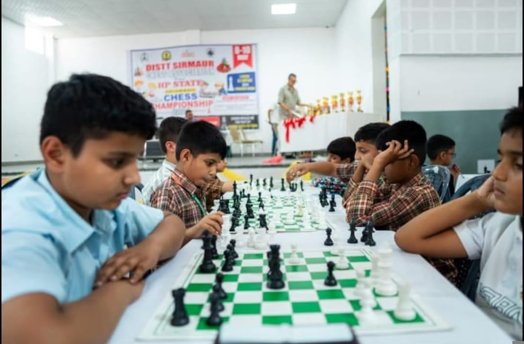 हिमाचल प्रदेश स्टेट शतरंज चैम्पियनशिप- 2026  की शतरंज प्रतियोगिता के विजेता खिलाड़ी मुख्य अतिथि