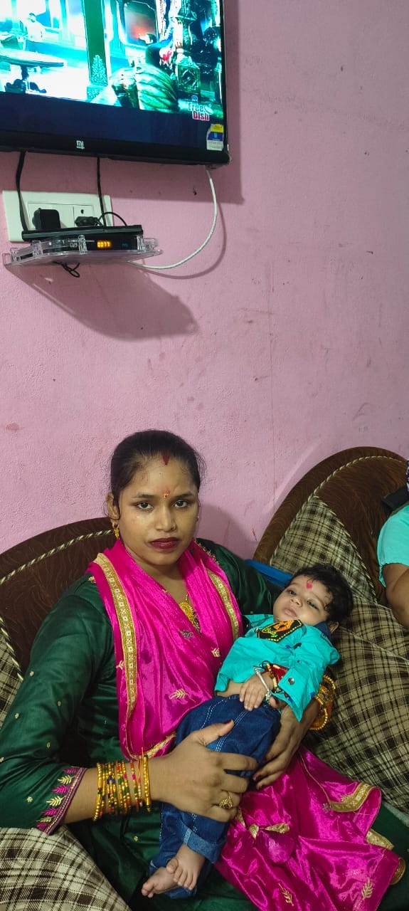 जिला नागरिक अस्पताल में सारंगी के परिजन। संवाद जिला नागरिक अस्पताल में सारंगी के परिजन। संवाद