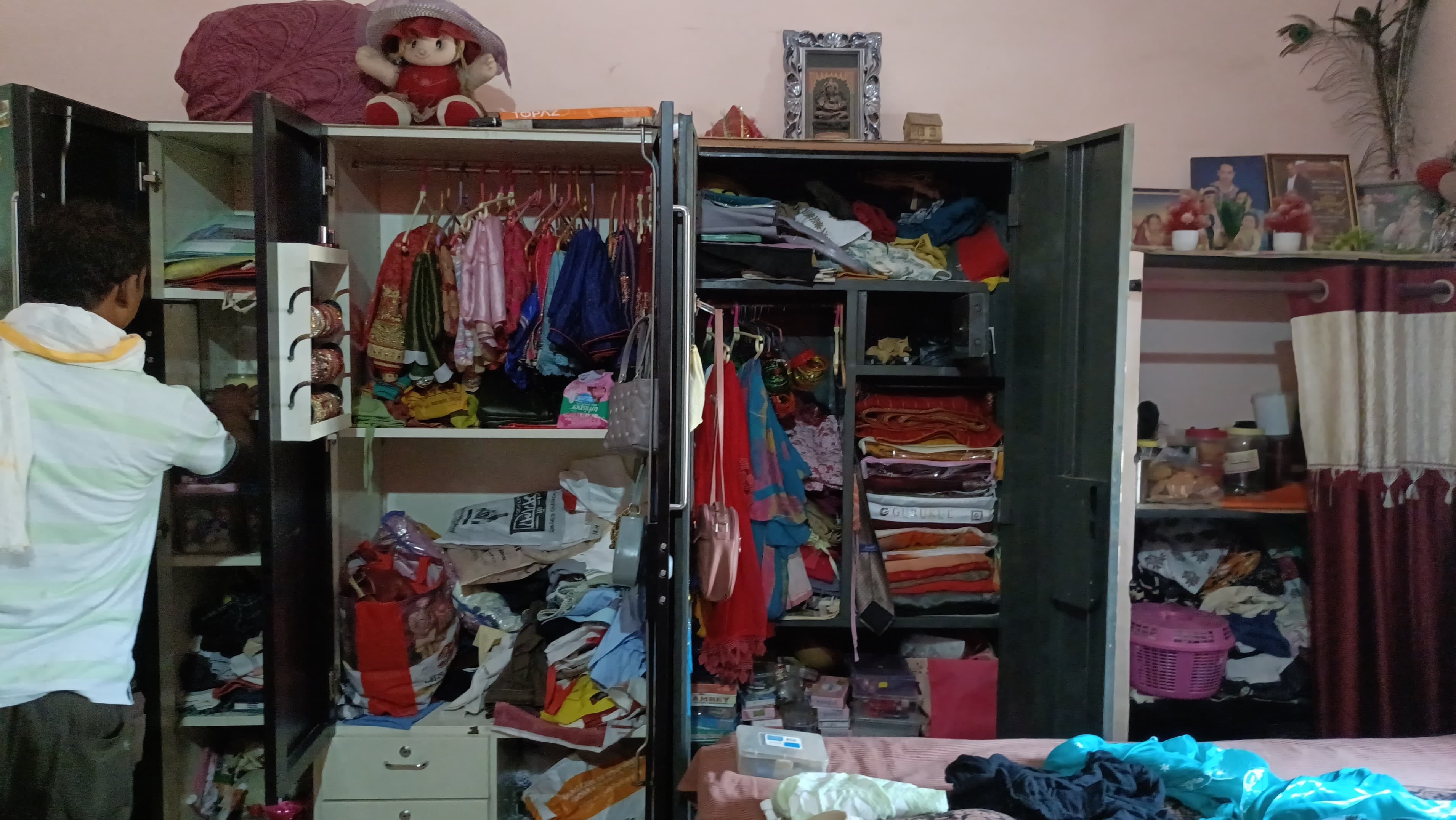 लोको पायलट के घर लाखो की चोरी। लोको पायलट के घर लाखो की चोरी।