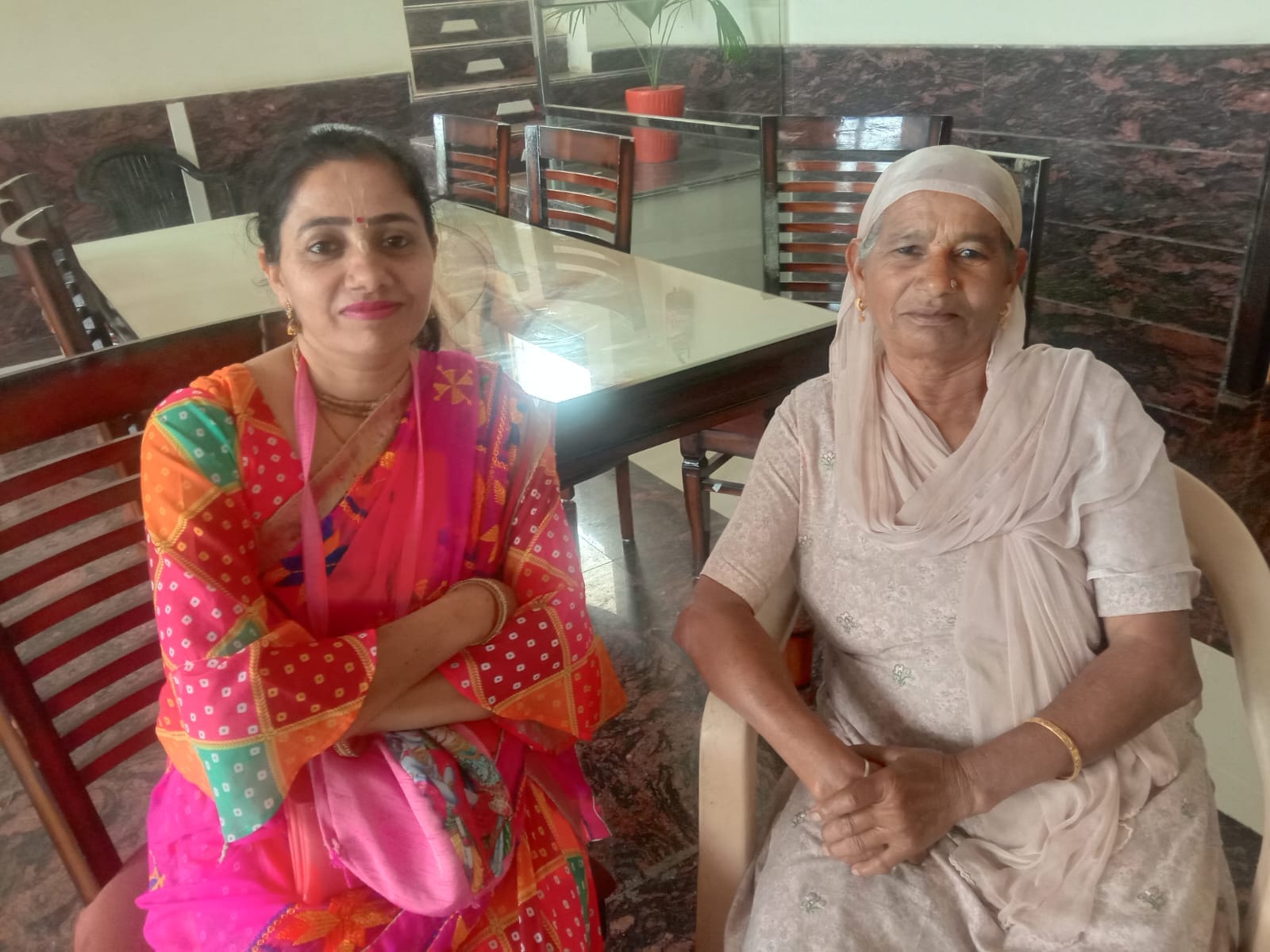 मां के साथ नितिन। स्वयं