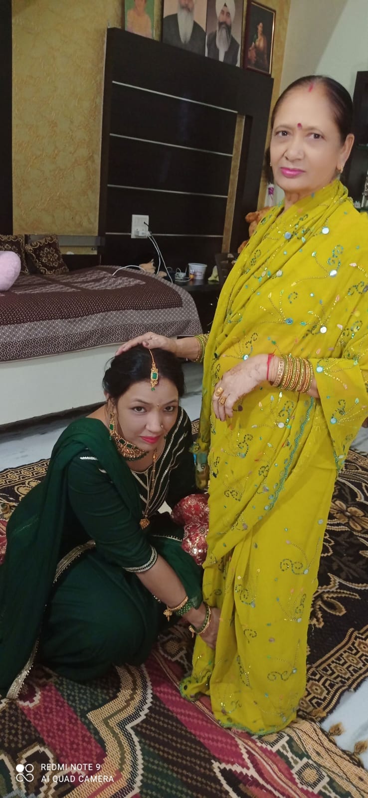 मां के साथ नितिन। स्वयं