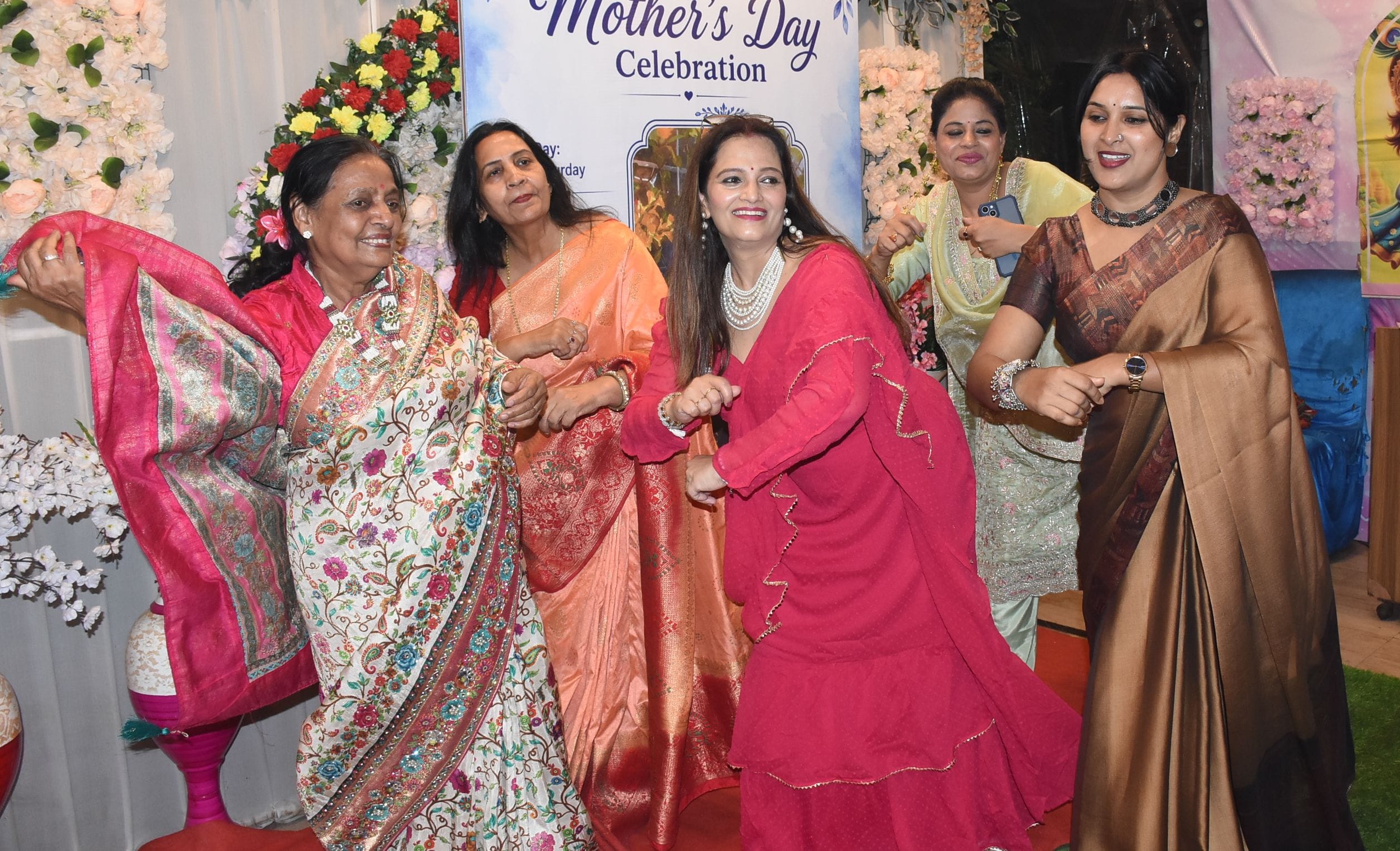 मातृ दिवस के उपलक्ष्य में शहर में विभिन्न स्थानों पर हुए आयोजन। मातृ दिवस के उपलक्ष्य में शहर में विभिन्न स्थानों पर हुए आयोजन।