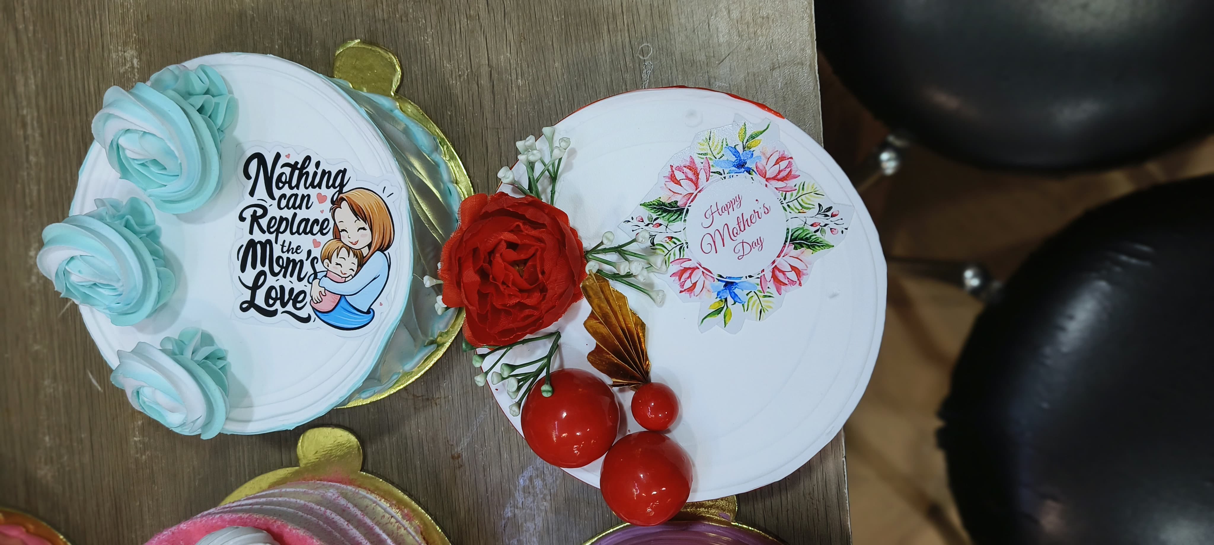 मदर्स डे पर बनाए गए कस्टमाइज्ड केक। संवाद मदर्स डे पर बनाए गए कस्टमाइज्ड केक। संवाद