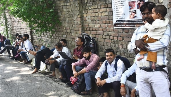 उत्तर प्रदेश शिक्षा सेवा चयन आयोग की ओर से शनिवार से 29 केंद्रों पर दो दिवसीय पोस्ट ग्रेजुएट टी