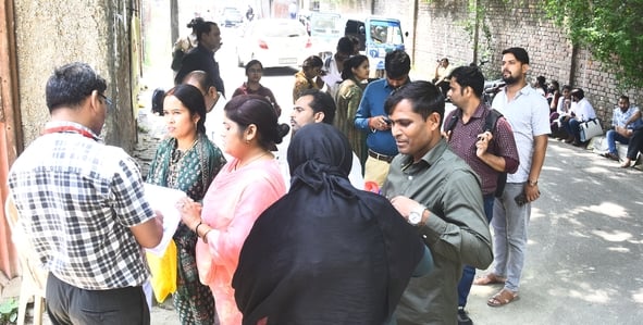 उत्तर प्रदेश शिक्षा सेवा चयन आयोग की ओर से शनिवार से 29 केंद्रों पर दो दिवसीय पोस्ट ग्रेजुएट टी