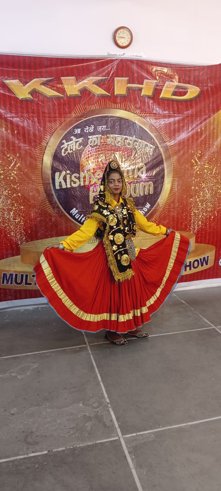 पंजाबी चैनल के लिए आयोजित रिएलिटी शो में ऑडीशन देती स्कूल की छात्रा। स्कूल पंजाबी चैनल के लिए आयोजित रिएलिटी शो में ऑडीशन देती स्कूल की छात्रा। स्कूल