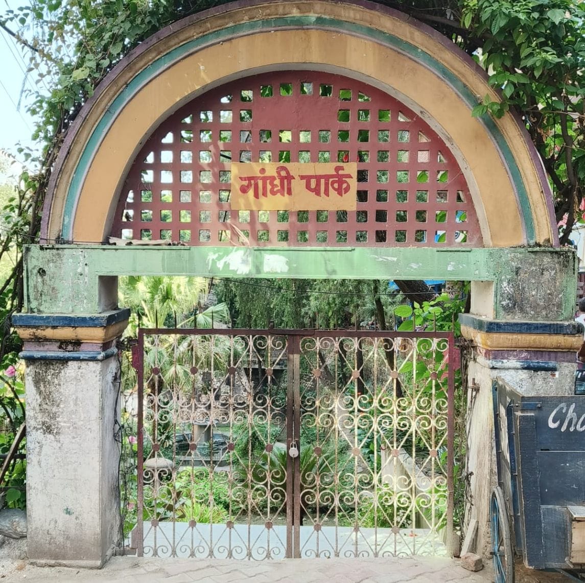 रामपुर के शिशु पार्क में बच्चों को खेलने के लिए नहीं पर्याप्त बंदोबस्त। संवाद