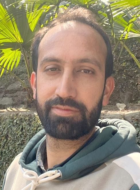 रामपुर के शिशु पार्क में बच्चों को खेलने के लिए नहीं पर्याप्त बंदोबस्त। संवाद