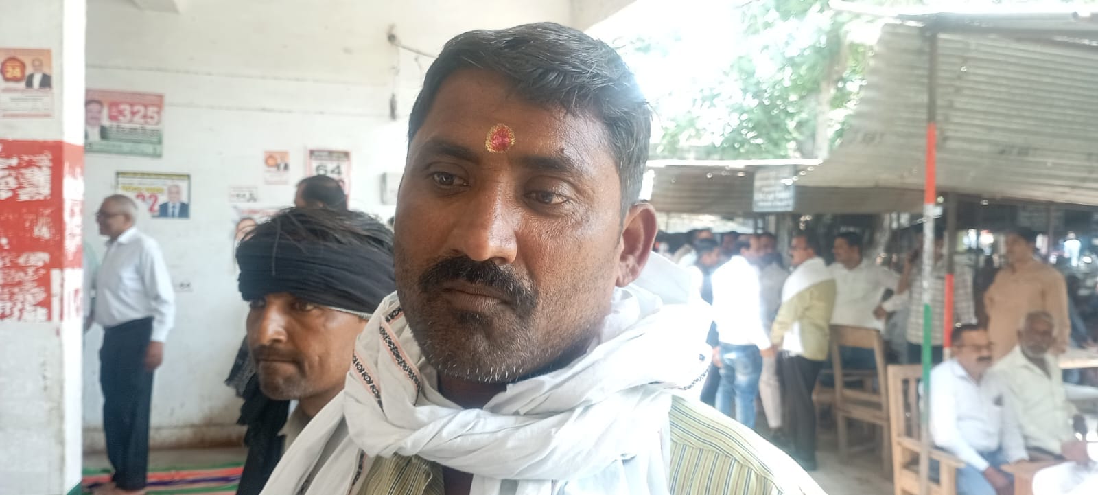 फोटो -22- तहसील परिसर में नारेबाजी करते अधिवक्ता। संवाद फोटो -22- तहसील परिसर में नारेबाजी करते अधिवक्ता। संवाद