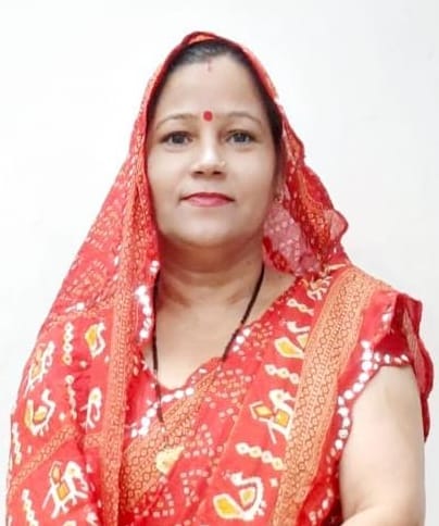 ग्राम प्रधान धमेंद्र सिंह।