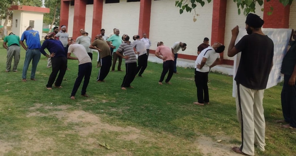 कुरुक्षेत्र। जिला कारागार में योगाभ्यास कराती आयुष विभाग की टीम। विज्ञप्ति कुरुक्षेत्र। जिला कारागार में योगाभ्यास कराती आयुष विभाग की टीम। विज्ञप्ति