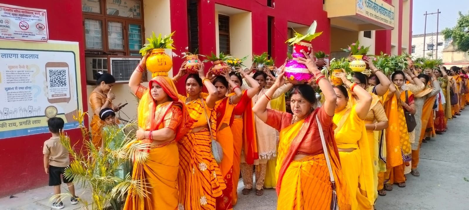 सोमनाथ स्वाभिमान पर्व पर पूजा-पाठ करती महिलाएं। स्रोत- सूचना विभाग सोमनाथ स्वाभिमान पर्व पर पूजा-पाठ करती महिलाएं। स्रोत- सूचना विभाग