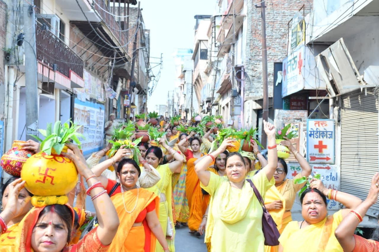 सोमनाथ स्वाभिमान पर्व पर पूजा-पाठ करती महिलाएं। स्रोत- सूचना विभाग सोमनाथ स्वाभिमान पर्व पर पूजा-पाठ करती महिलाएं। स्रोत- सूचना विभाग