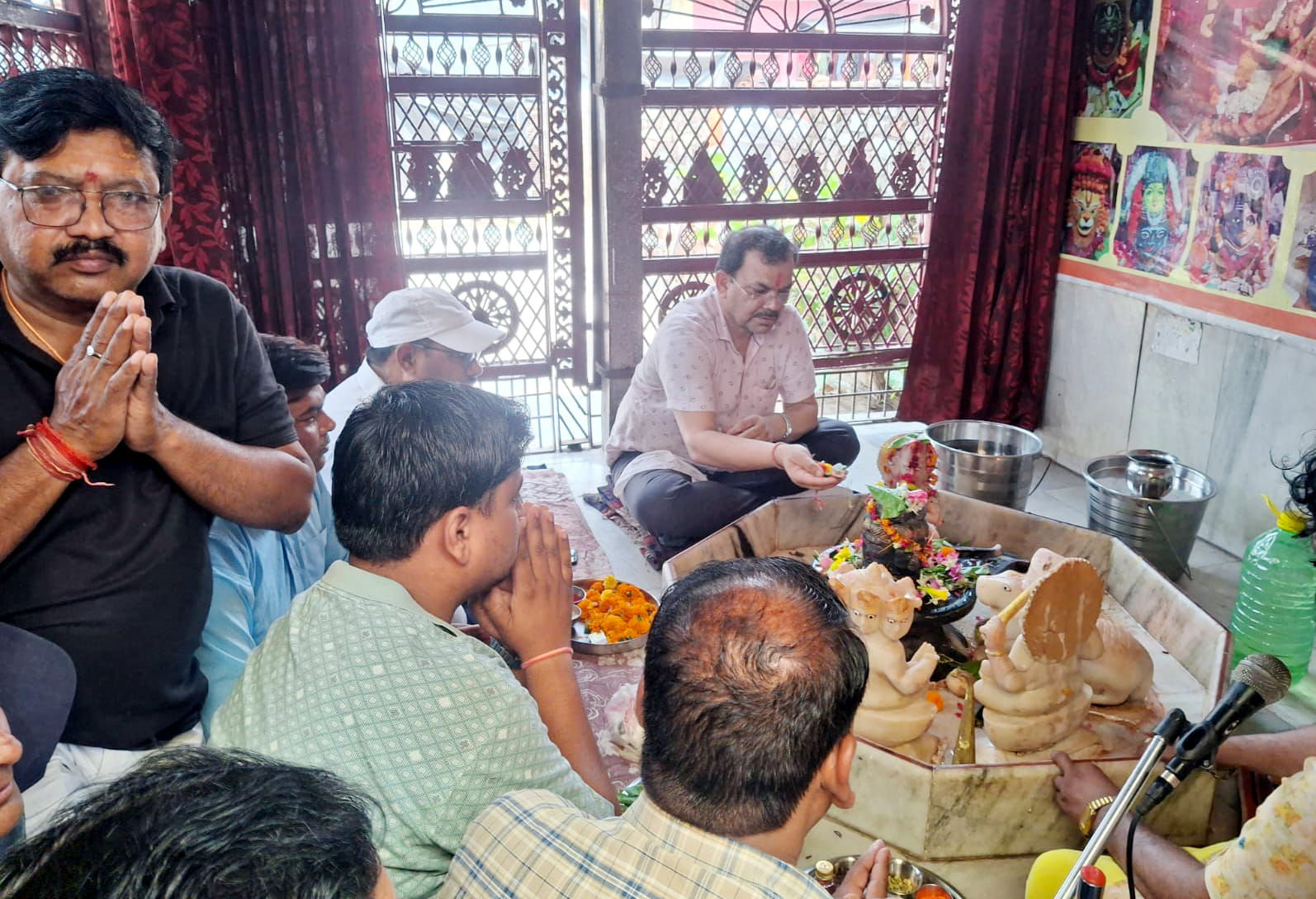 सोमनाथ स्वाभिमान पर्व पर पूजा-पाठ करती महिलाएं। स्रोत- सूचना विभाग सोमनाथ स्वाभिमान पर्व पर पूजा-पाठ करती महिलाएं। स्रोत- सूचना विभाग