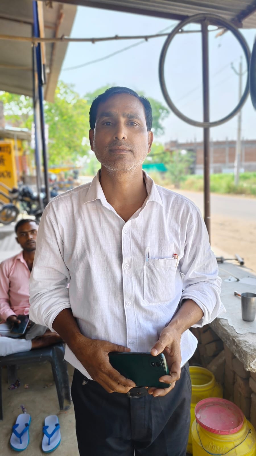 तन्नापर चौराहे के बगल बनीं नहर की पुलिया की टूटी हुई रेलिंग। संवाद तन्नापर चौराहे के बगल बनीं नहर की पुलिया की टूटी हुई रेलिंग। संवाद