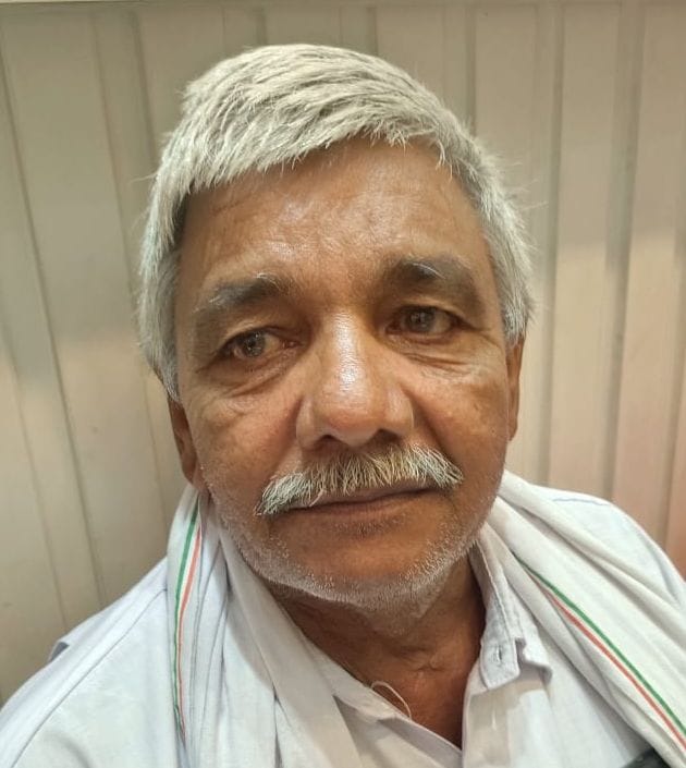 17-स्वर्ण कारोबार बाजार में ग्राहकों का इंतजार करते ज्वैलर्स। संवाद 17-स्वर्ण कारोबार बाजार में ग्राहकों का इंतजार करते ज्वैलर्स। संवाद