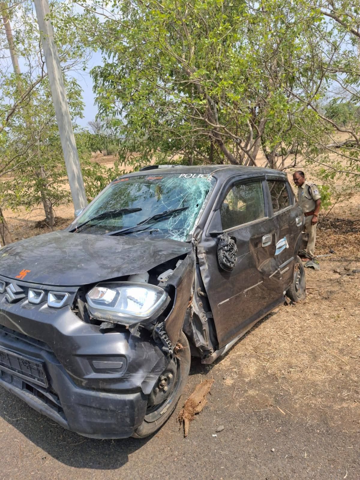 बैतूल-छिंदवाड़ा हाईवे पर खैरवानी गांव के पास कार पलटने से महिला आरक्षक की मौत, हादसे में दो बेट