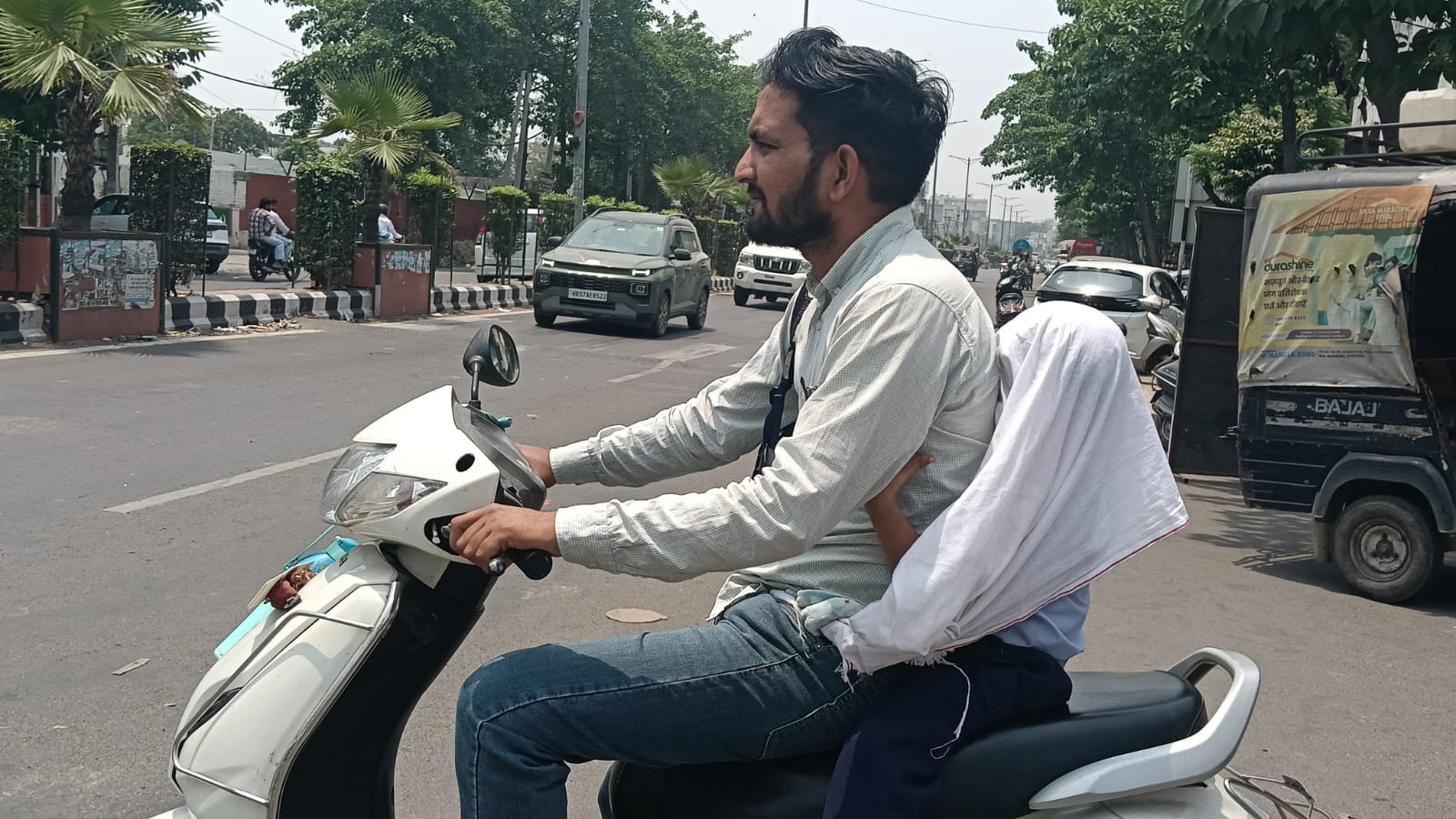 ढांड रोड पर बंद पड़ा नाला की फोटो। संवाद ढांड रोड पर बंद पड़ा नाला की फोटो। संवाद