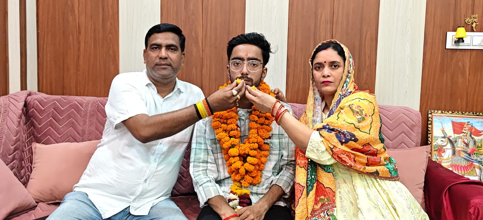 औरैया शहर के जालौन सड़क स्थित बीबीएस स्मृति विद्यापीठ की छात्रा कृष्टि चौहान ने 99.20 प्रतिशत अ औरैया शहर के जालौन सड़क स्थित बीबीएस स्मृति विद्यापीठ की छात्रा कृष्टि चौहान ने 99.20 प्रतिशत अ