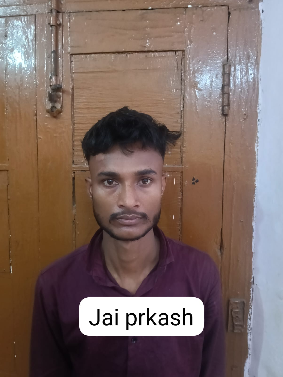 पुलिस की गिरफ्त में आरोपी। पुलिस की गिरफ्त में आरोपी।