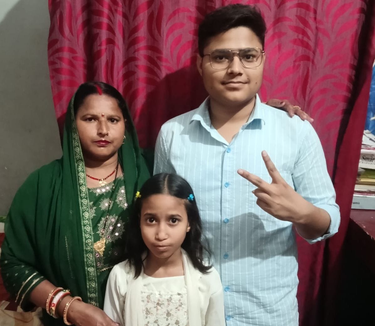 फोटो-10- इ्रसरा रेहान मिर्जा-93.2 प्रतिशत एबीएस स्कूल संडीला