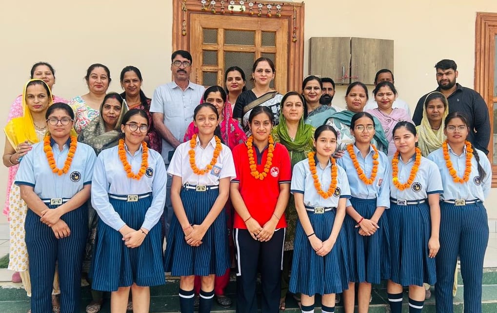 -फोटो 86 : माडर्न स्कूल में उत्कृष्ट प्रदर्शन करने वाले विद्यार्थियों का किया गया सम्मान। स्रोत -फोटो 86 : माडर्न स्कूल में उत्कृष्ट प्रदर्शन करने वाले विद्यार्थियों का किया गया सम्मान। स्रोत