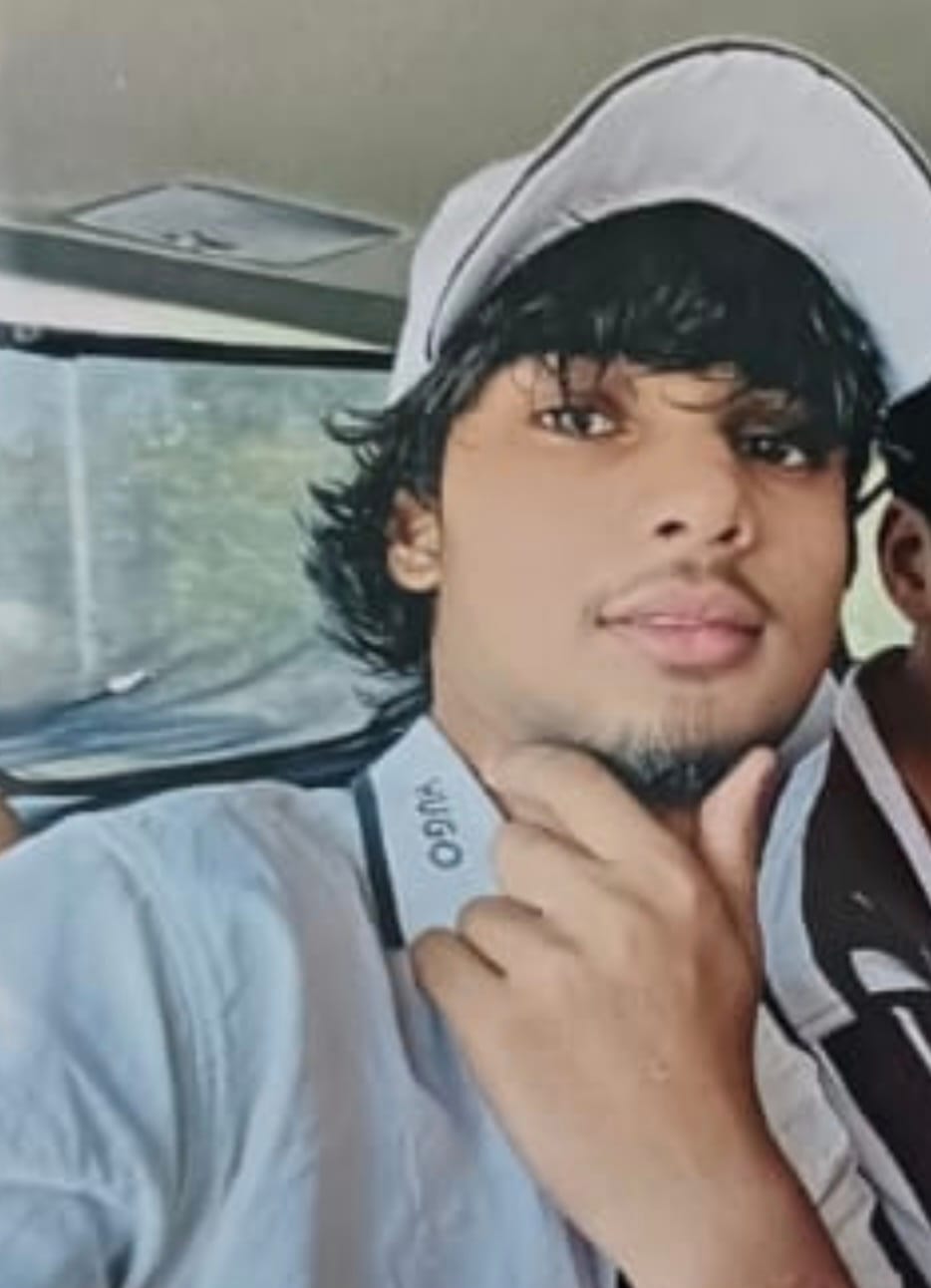 फोटो :: सोनीपत के गोहाना में दो युवकों की हादसे में मौत के बाद अस्पताल में पहुंचे परिजन व परिचत
