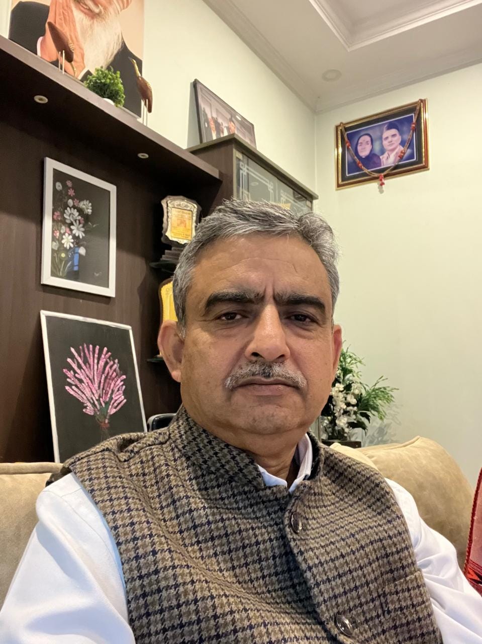 सोना व्यापारी वाली खबर