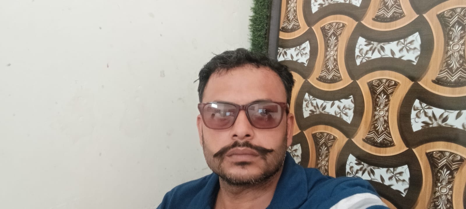 अजय, निवासी पक्का भरो अजय, निवासी पक्का भरो