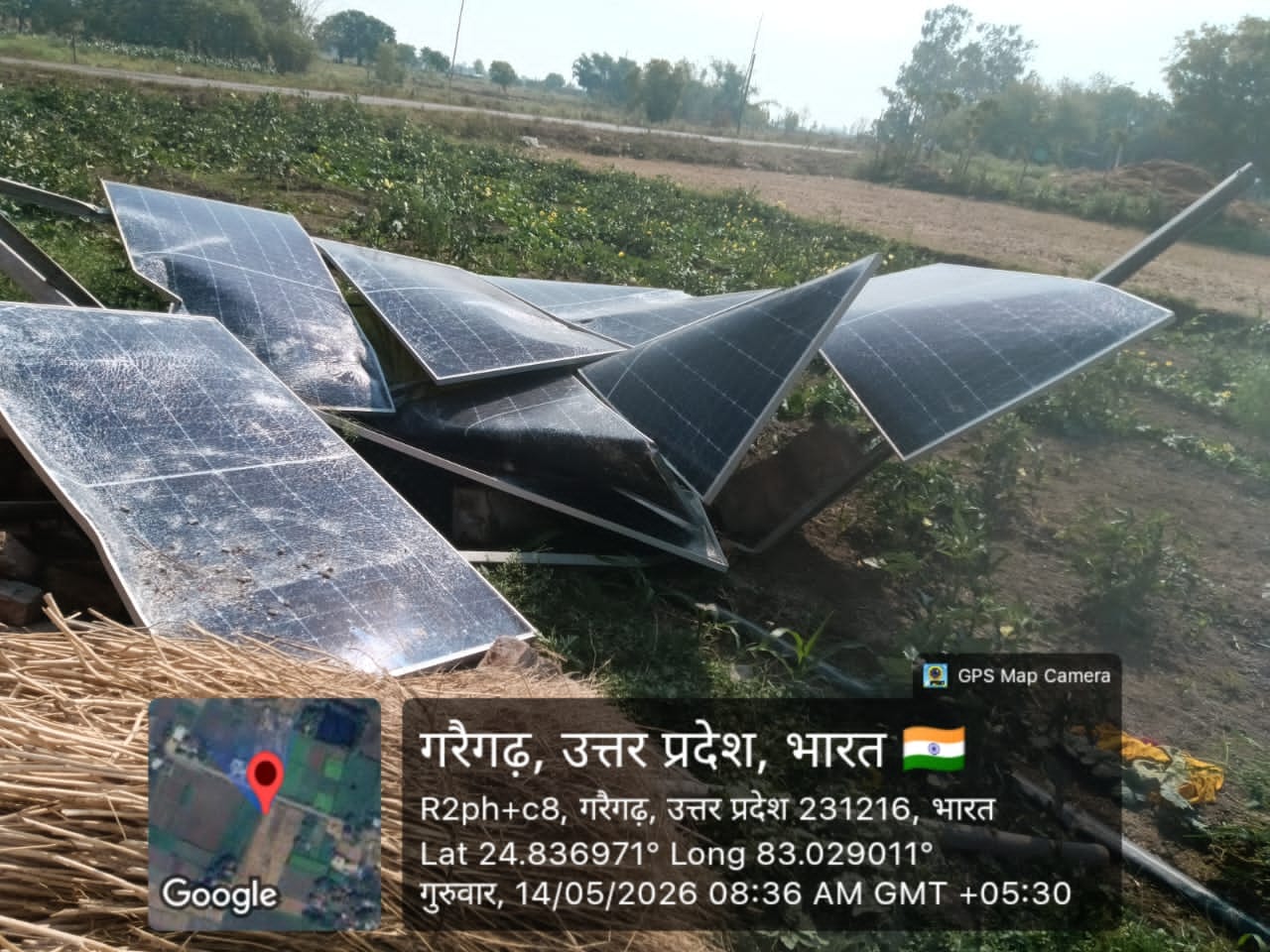 रॉबर्ट्सगंज क्षेत्र में बिजली खंभे की मरम्मत करते बिजली निगम के कर्मचारी। स्रोत बिजली निगम