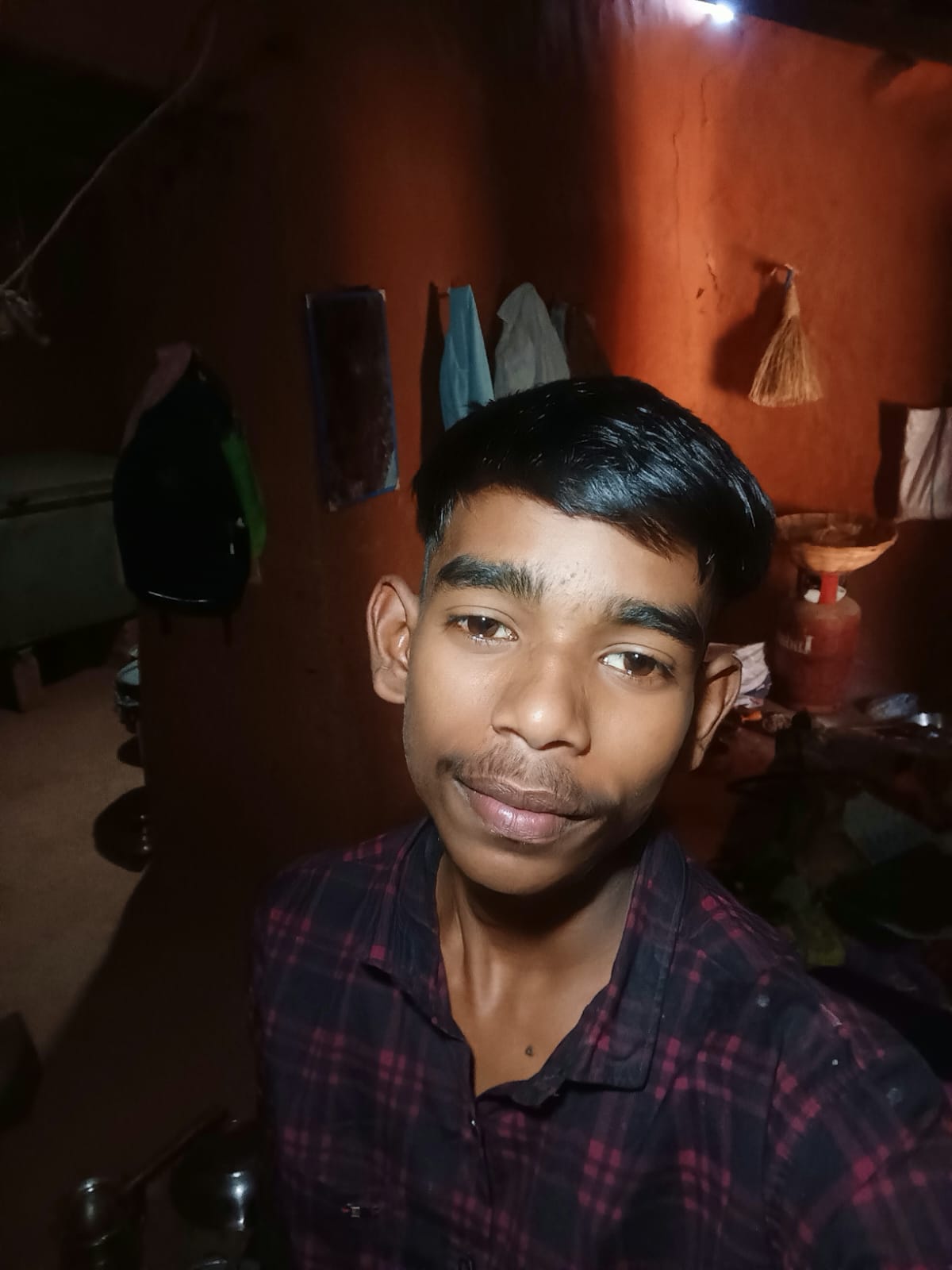 कोन क्षेत्र में सोन नदी में डूबने से मृत अवनीश कुमार (फाइल फोटो) स्रोत परिजन