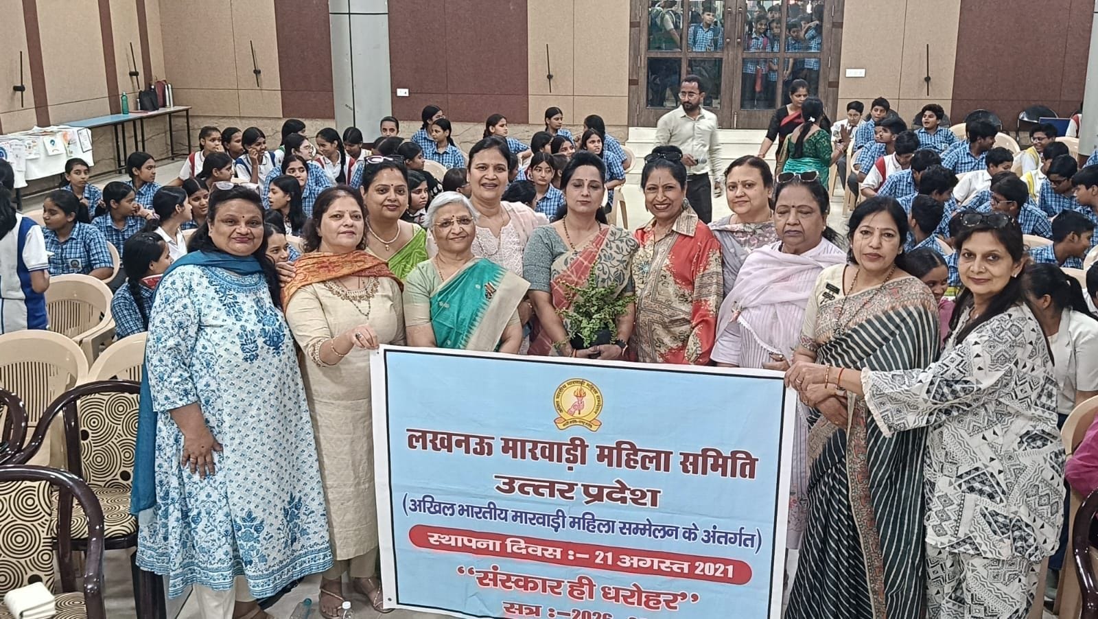 नाटक और चित्रों के जरिये किया जागरूक