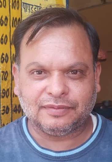 सदर बाजार स्थित एक रेस्त्रा में भोजन बनाते कर्मचारी। संवाद सदर बाजार स्थित एक रेस्त्रा में भोजन बनाते कर्मचारी। संवाद