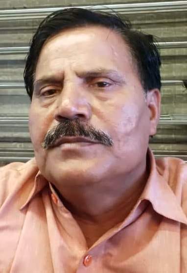 सदर बाजार स्थित एक रेस्त्रा में भोजन बनाते कर्मचारी। संवाद सदर बाजार स्थित एक रेस्त्रा में भोजन बनाते कर्मचारी। संवाद