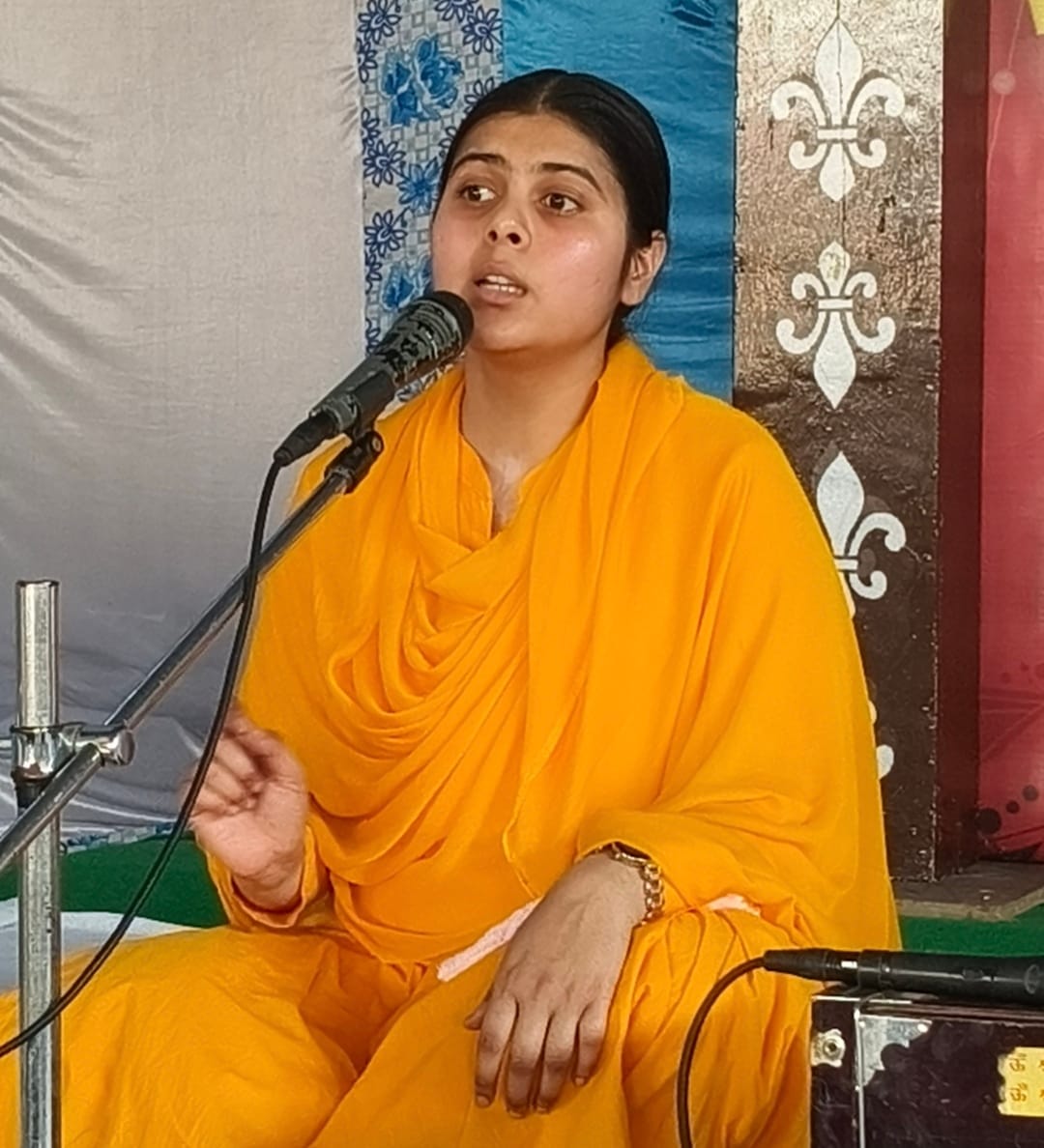 दिव्य ज्योति जागृति संस्थान आश्रम में सत्संग के दौरान उपस्थित श्रद्धालु। आयोजक दिव्य ज्योति जागृति संस्थान आश्रम में सत्संग के दौरान उपस्थित श्रद्धालु। आयोजक