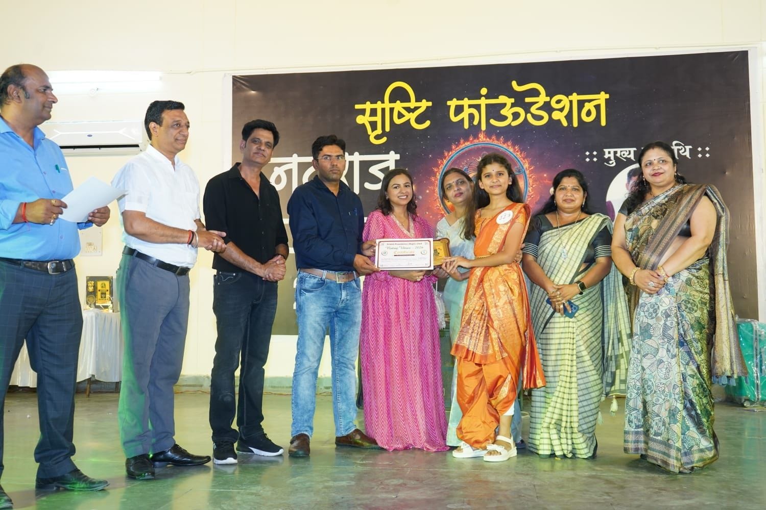 18जेएनडी31: नटराज उत्सव कार्यक्रम में मौजूद निर्णायक टीम व दर्शक। स्रोत : आयोजक