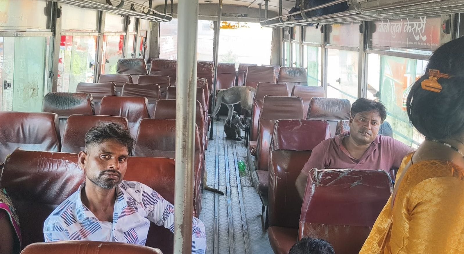 बदायूं डिपो की बस में नही है फर्स्ट एड किट । संवाद