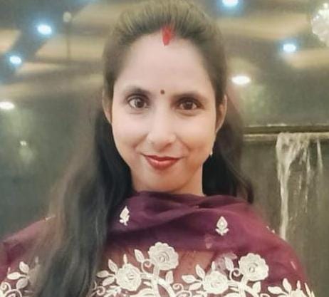 फोटो-5- दुकान पर तेल की बिक्री करता दुकानदार। संवाद फोटो-5- दुकान पर तेल की बिक्री करता दुकानदार। संवाद