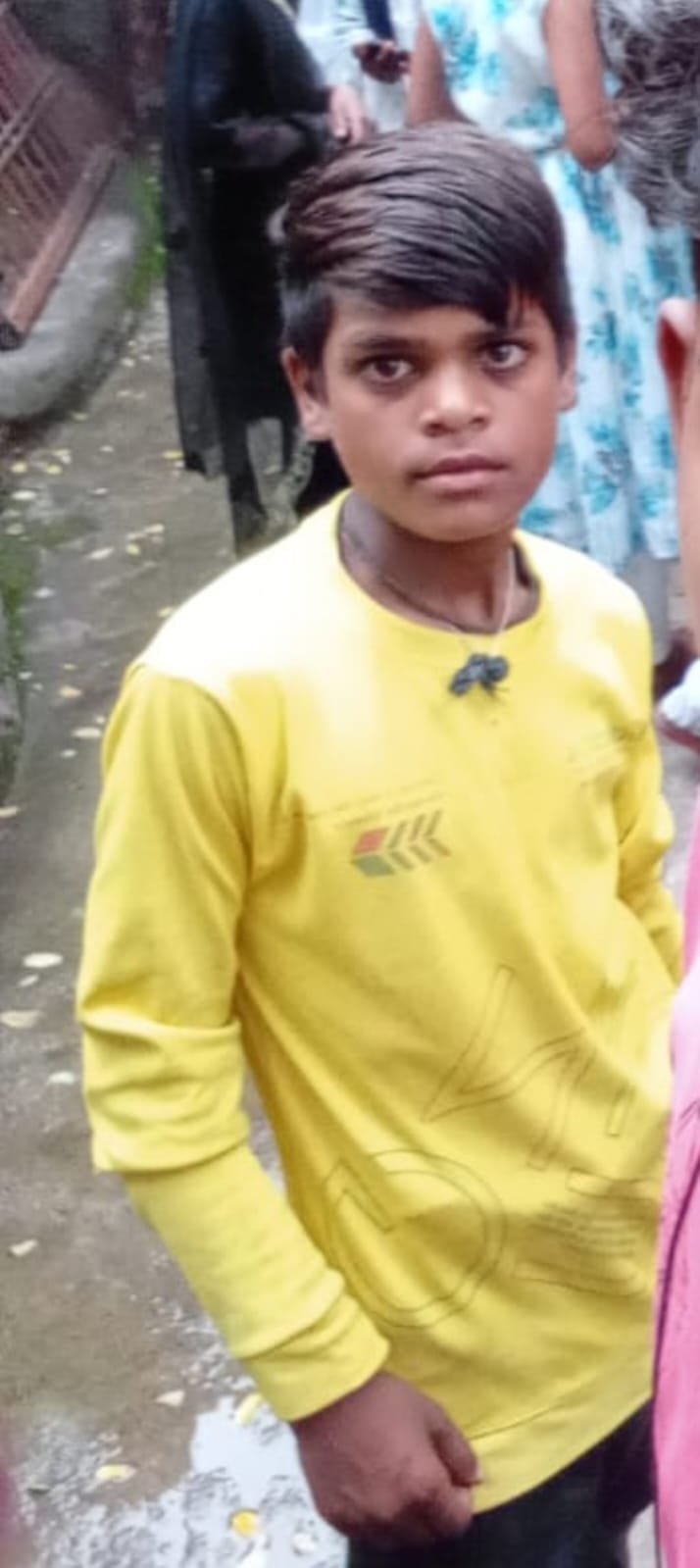 महिला घाट पर डूबे किशोर को ढूंढने पहुंची एसडीआरएफ की टीम व ग्रामीणों की लगी भीड़। संवाद