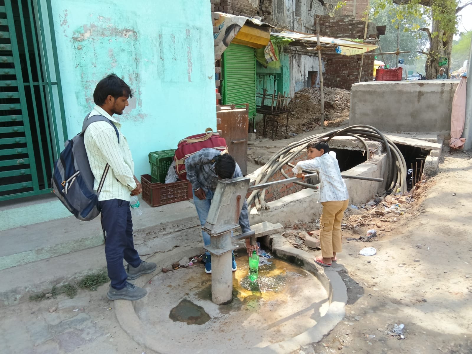 दोपहर के समय झांसी-मिर्जापुर नेशनल हाईवे पर पसरा सन्नाटा। संवाद दोपहर के समय झांसी-मिर्जापुर नेशनल हाईवे पर पसरा सन्नाटा। संवाद