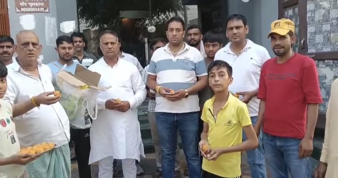 चुलकाना गांव में झूमते ग्रामीण। स्रोत : सोशल मीडिया