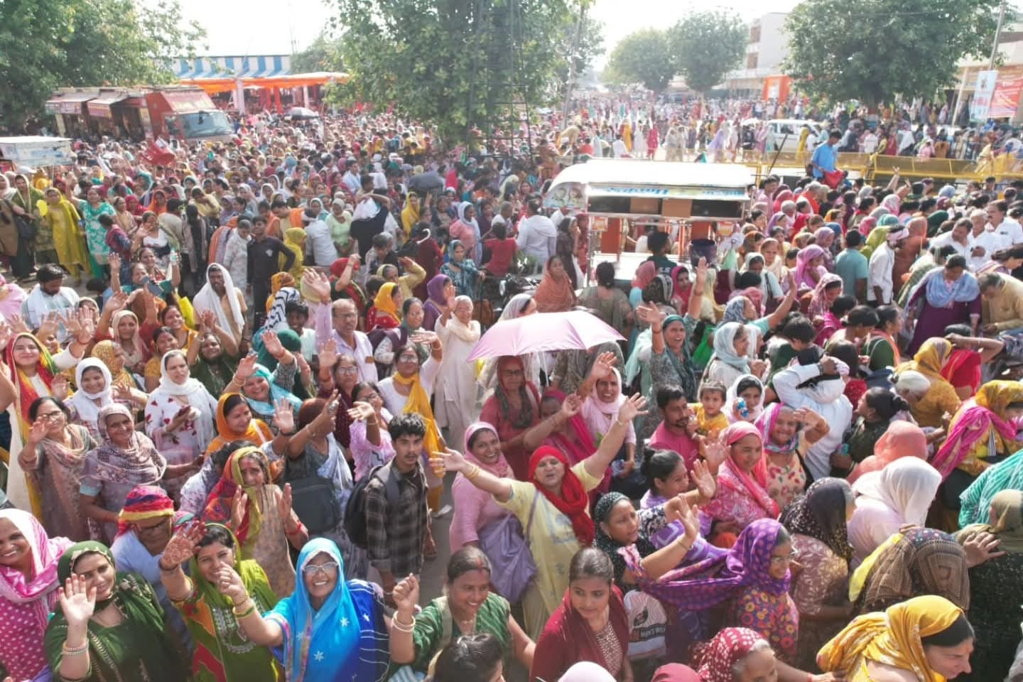 शिव की भक्ति में डूबे तो होगा कल्याण : प्रदीप मिश्रा शिव की भक्ति में डूबे तो होगा कल्याण : प्रदीप मिश्रा