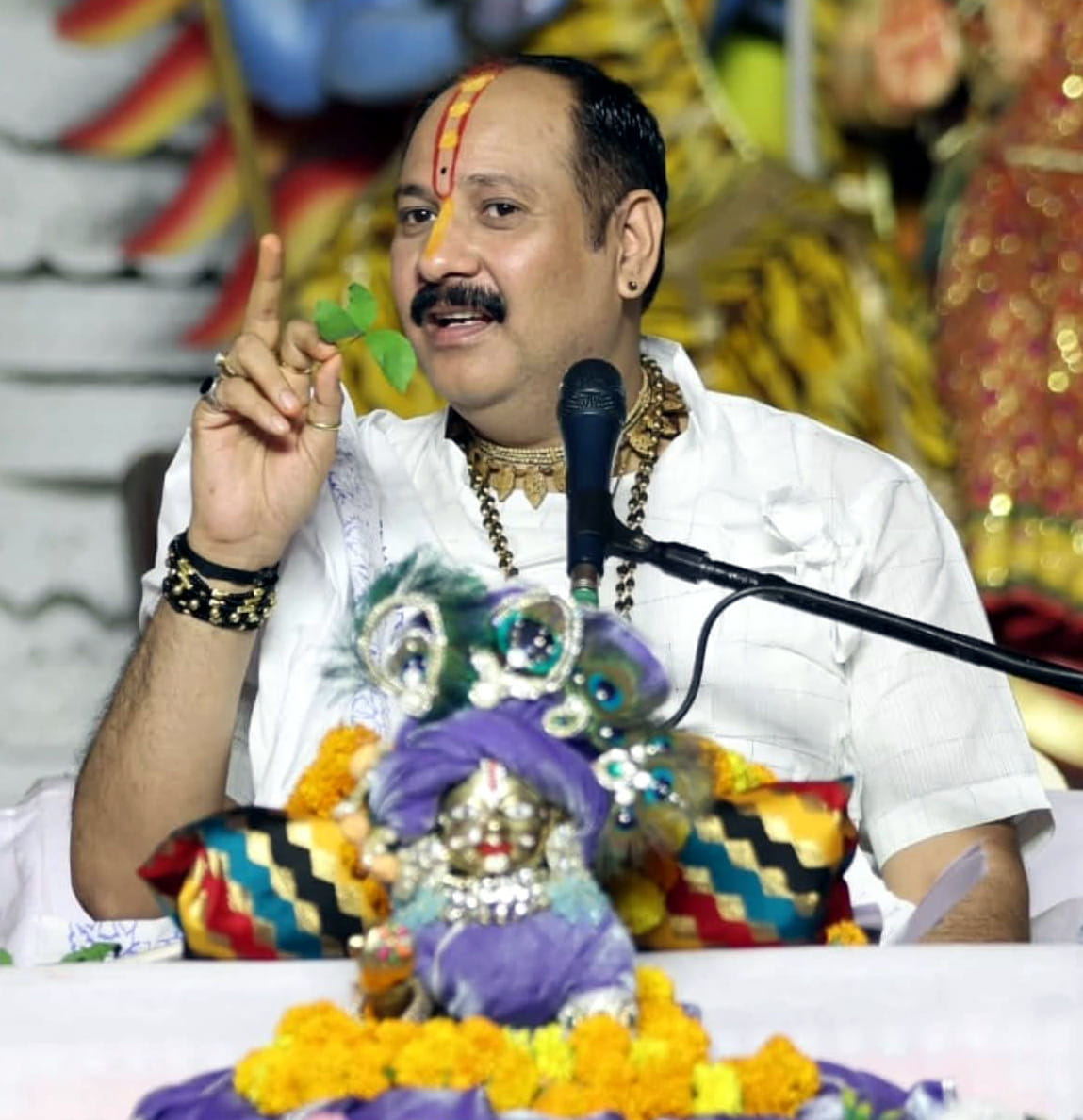 शिव की भक्ति में डूबे तो होगा कल्याण : प्रदीप मिश्रा शिव की भक्ति में डूबे तो होगा कल्याण : प्रदीप मिश्रा